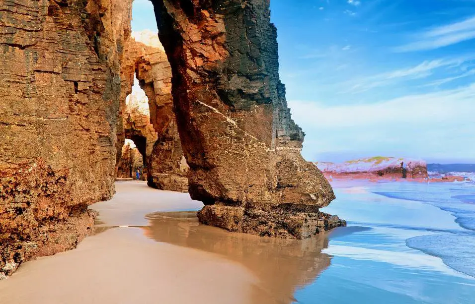 La plage des Cathédrales, une des plus belles plages au monde